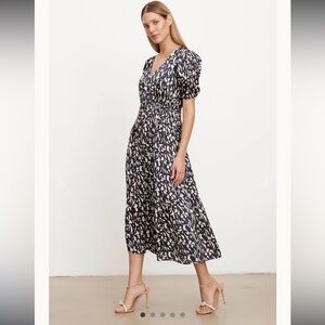 Velvet by graham Spencer Lyuda Printed Satin Midi Dress L